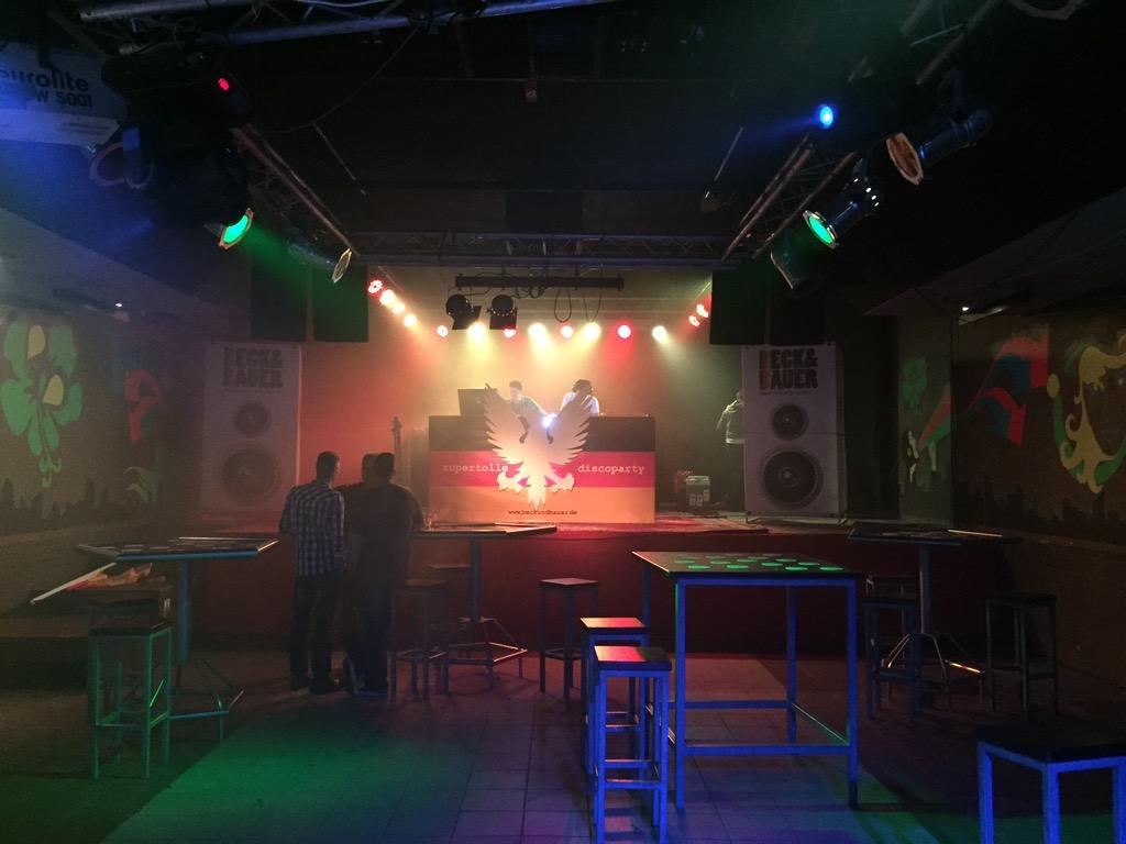 <a href="/Mafcentrum/">Mafcentrum</a>: Wij zijn er klaar <a href="/beckundbauer/">Beck & Bauer</a> ook, en de deuren zijn open!! Tot dalijk #feest #zupertol