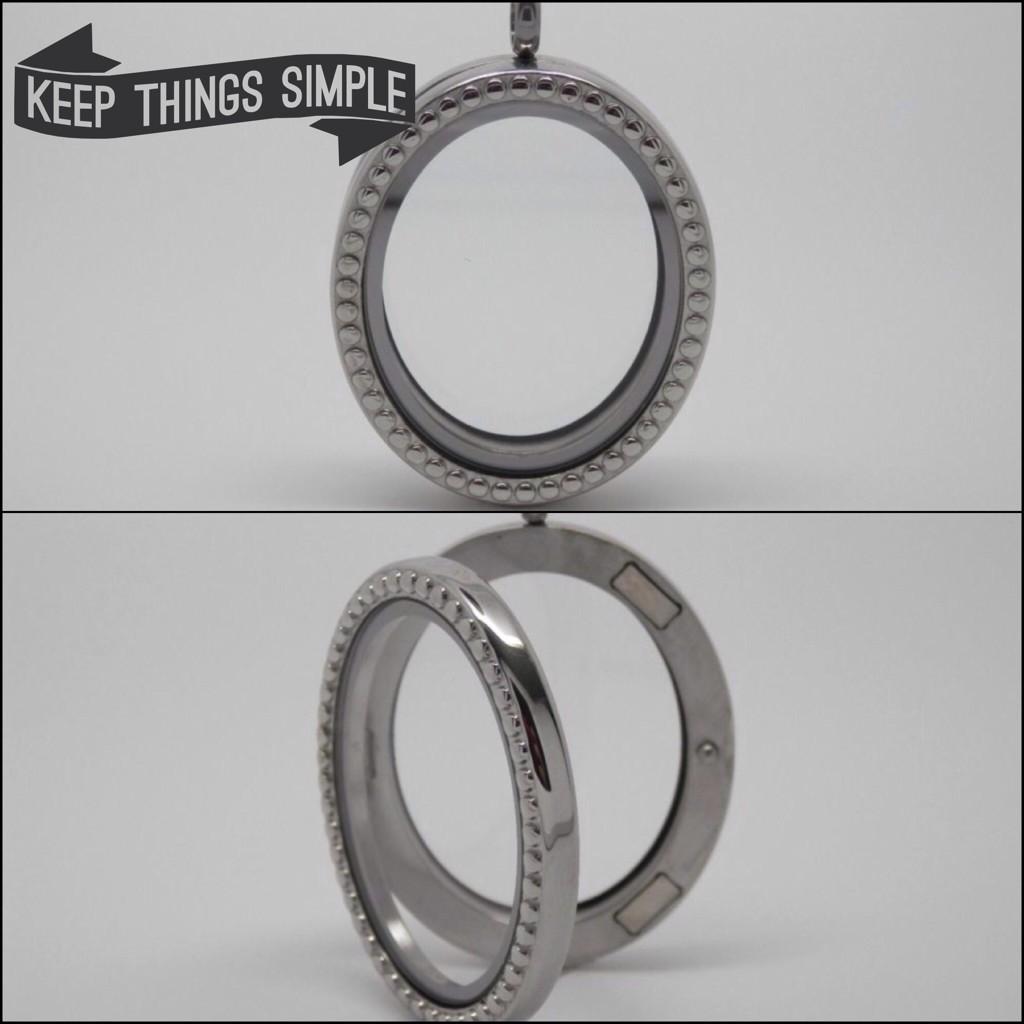 gotlockets's tweet image. Understated and elegant. Available now! Would make a great gift for Mom this Christmas!