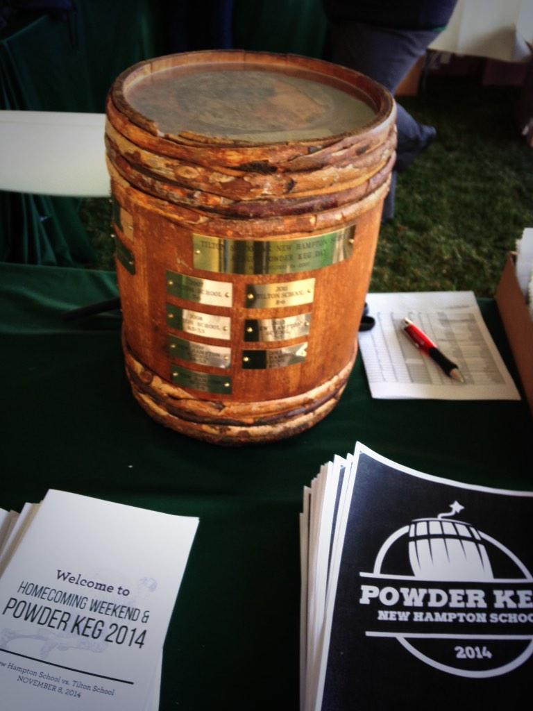 hmundahl's tweet photo. Sit.... Stay..... #KeepTheKeg #PowderKeg2014 @NHSHuskies http://t.co/n6ijZtFtZ0