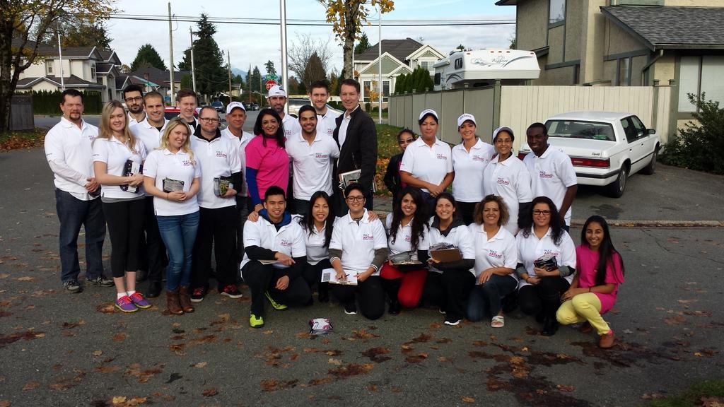Rasode4Mayor's tweet photo. Another #OneSurrey team on the streets for Super Saturday! Change is in the air #SurreyBC @BarinderRasode @mazartang http://t.co/eBPL1Za6CG