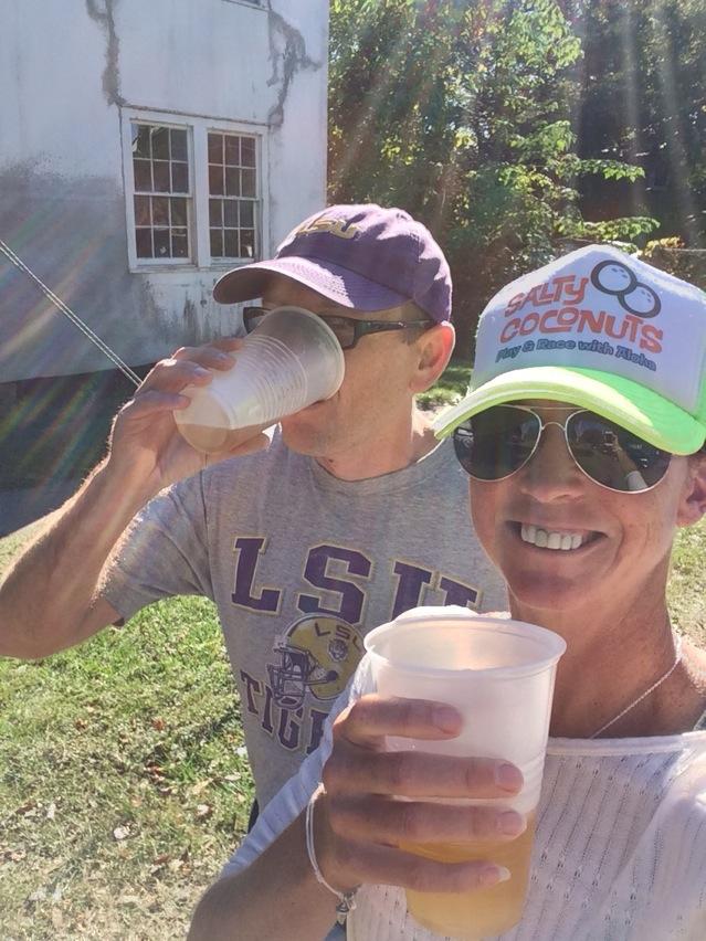 The walking down the street drinking a brewski selfie #ohyesucan