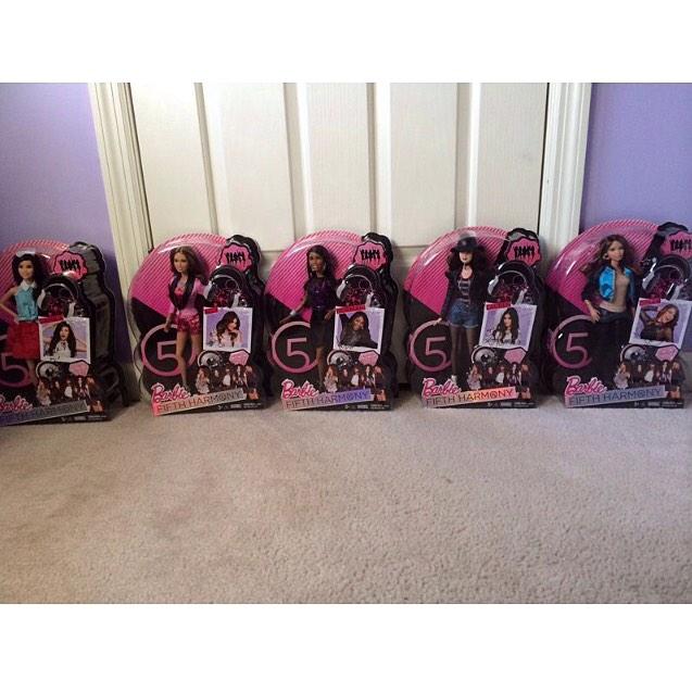 AppPowerGroup's tweet image. “@5HDailyUpdates:The girls' Barbie dolls in its packages (via @ohmycabello)  #votefifthharmony”
bit.ly/BuyTheLSLBook