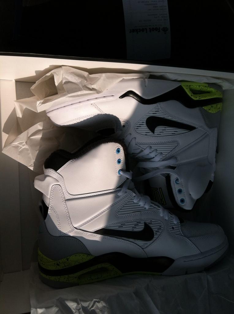 HOBOxShoryuken's tweet image. Add to the collection!
#commandforce #Nike #Billyhoyle