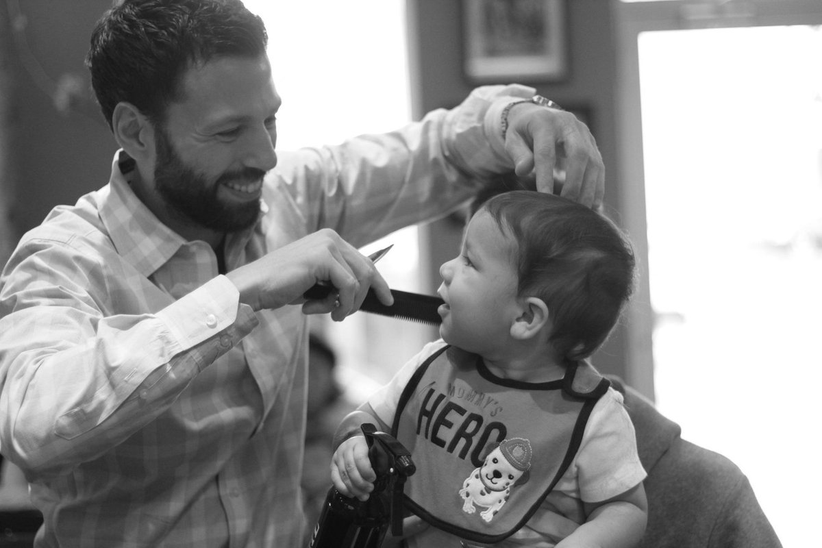 Johnnycuts's tweet photo. Another fantastic day at the shop #JohnnyCuts #Oshawa #OshawaMovement #barbershop #barber http://t.co/GrnfQuriDv