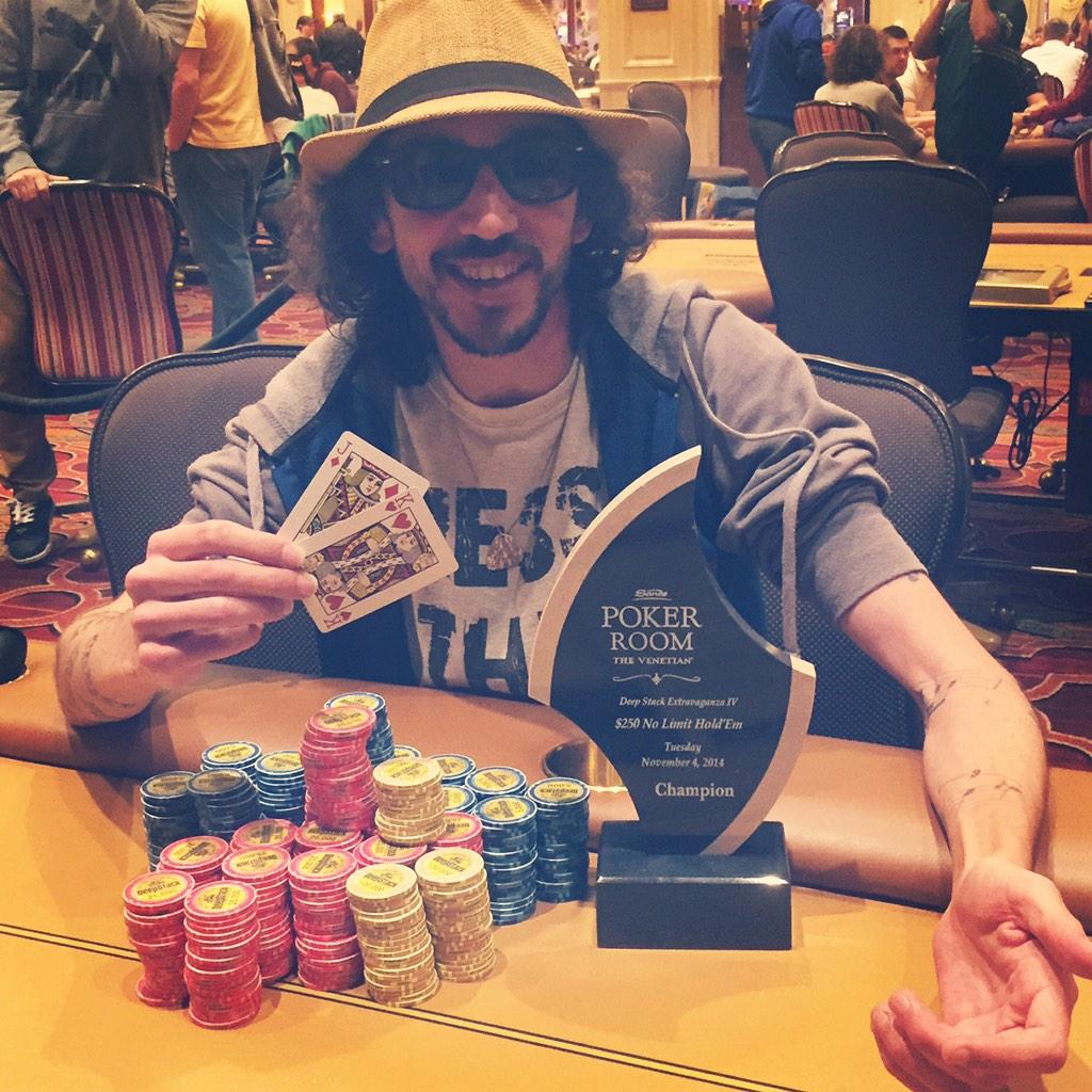 EshedEsh's tweet photo. My first real #shipit ;) waiting was allll worth that perfect moment. #ThiNkBiNk #vdse #vegasgrind http://t.co/wz1G315CH3