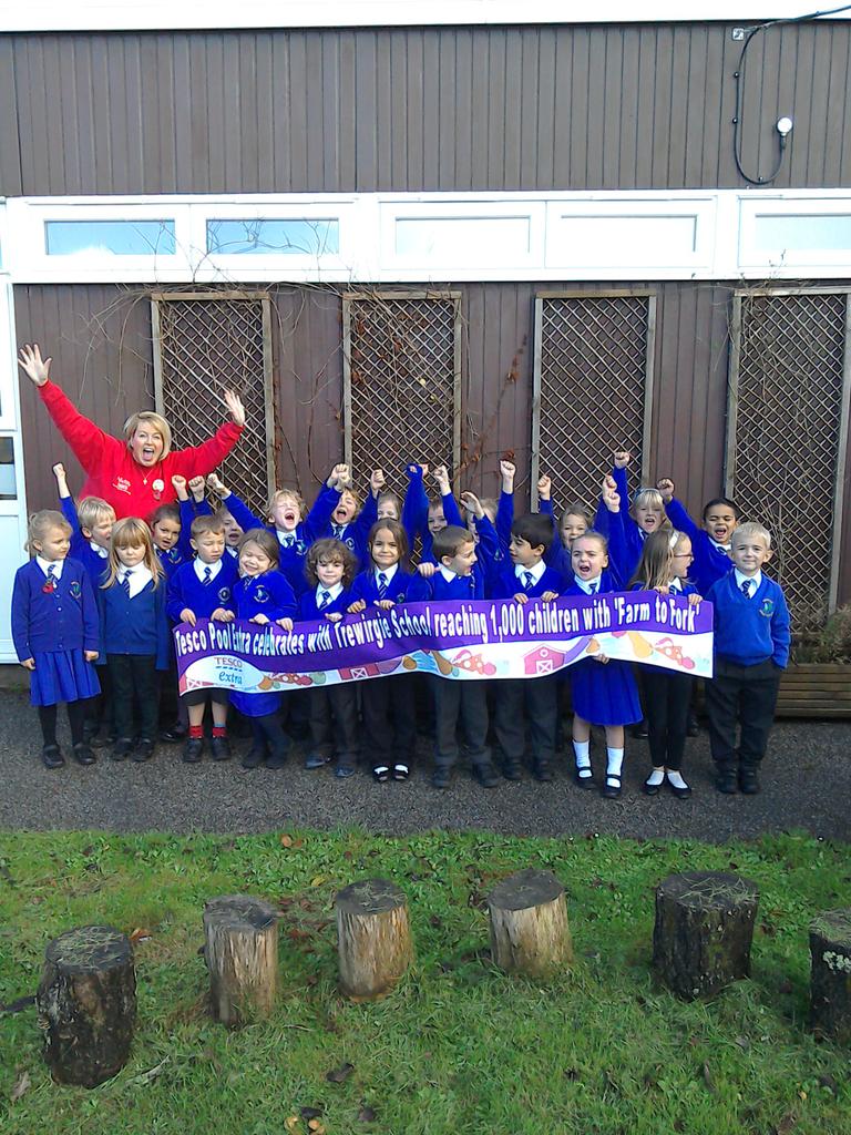 tpenhaligon's tweet photo. @EatHappyProject celebrating 1000 children on F2F at @redruthextra5170 http://t.co/dxRXTsuwF3