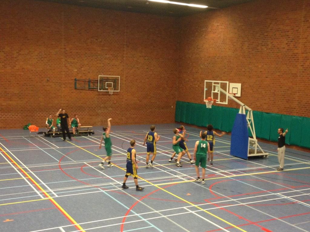 arriba-peatminers 52-21 halftime peat plays zone wat moet je anders, studs rollen zone niet echt op