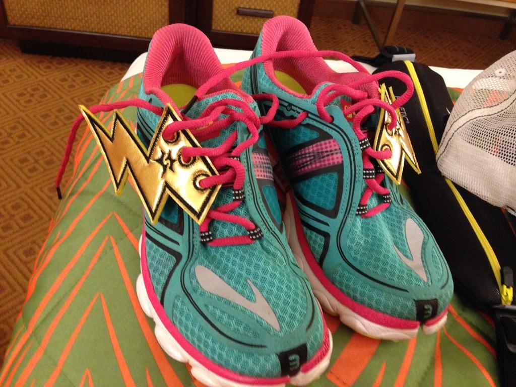 jmfleming8's tweet photo. Ready to run! #disneyhalfmarathon #stylishspeed #yesthosearelightningboltsonmyshoes http://t.co/w4AYSAdCTq
