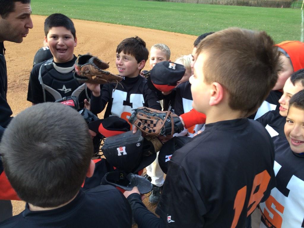 muellersports's tweet photo. 9u wins the title 14-6. http://t.co/9hC10dPh1h