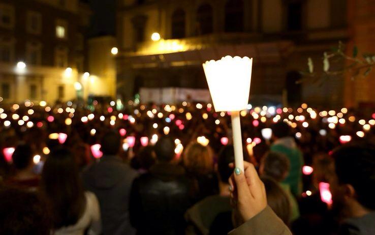 GhitaIacono's tweet image. "#vialadivisa: 1000 candele per i #MortiDiStato