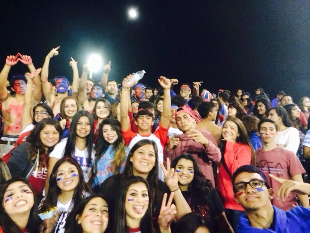 _BrendaRivera's tweet photo. .. I don't even go here ๐๐ #BellGame2014 http://t.co/4elGEfDrsB