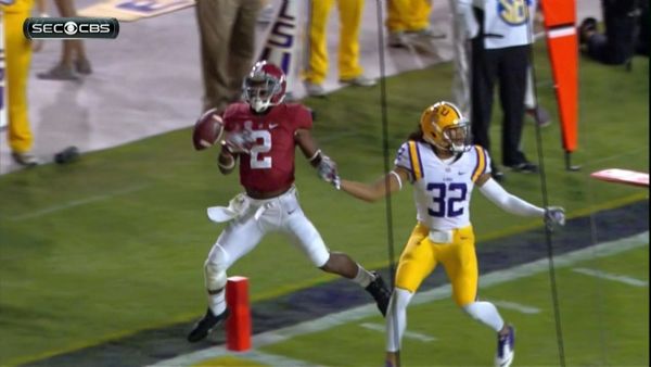 SBNation's tweet image. LSU and Bama found a moment to hold hands 👫❤️👫❤️👫sbnation.com/lookit/2014/11…