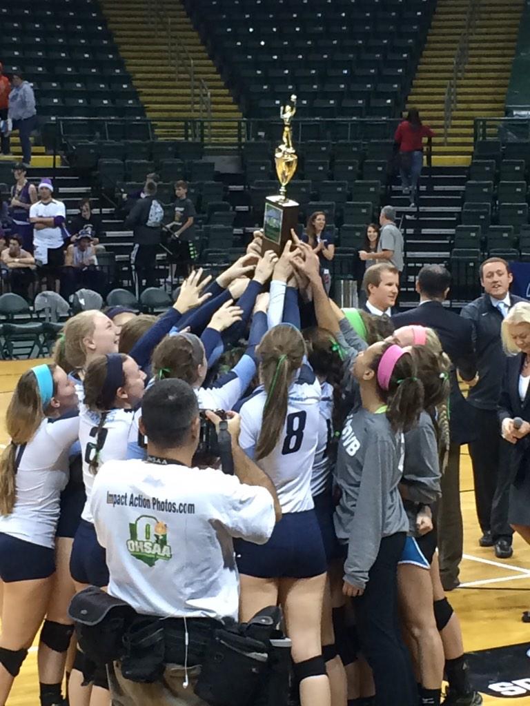 karenday16's tweet photo. More great @MNDCougars #mndvb14  moments!  #WeWonStateAgain http://t.co/lau5kAgZ1K