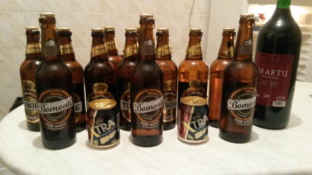 İçersen belki mesaj atar dediler kaç saat oldu atmadın,noldu şimdi hep efes zengin oluyodu şimdiyse tuborg :((