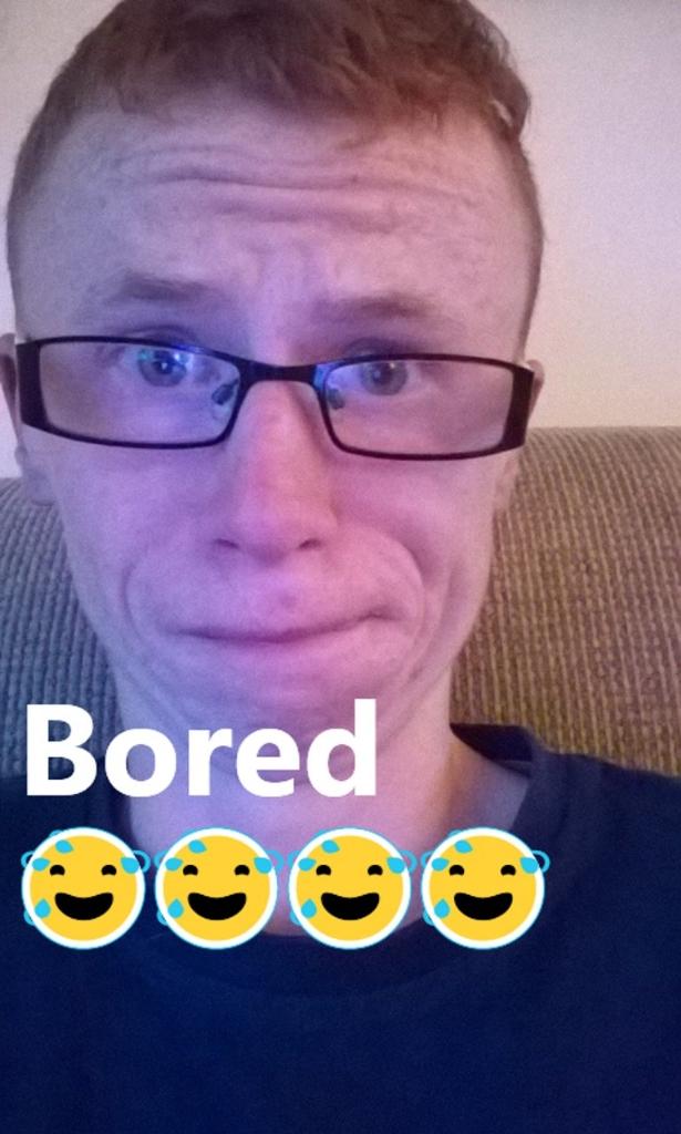 Robertwatchtv18's tweet photo. Snapchat-roblee13 http://t.co/7ewE0xV8tY