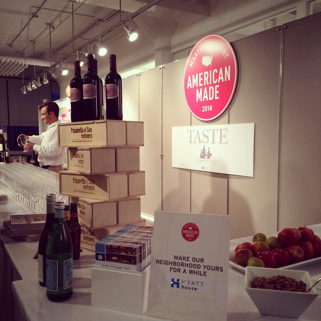 Hyatt's tweet photo. Closing out the #AMSummit2014 at the H BAR with a taste of the local NYC neighborhood. #AmericanMade #hyatthouse http://t.co/qYEFXZCVUT