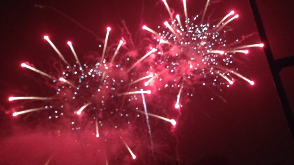 Fabulous Firework Finale at #batterseaparkfireworks watch the video here.... facebook.com/video.php?v=58…