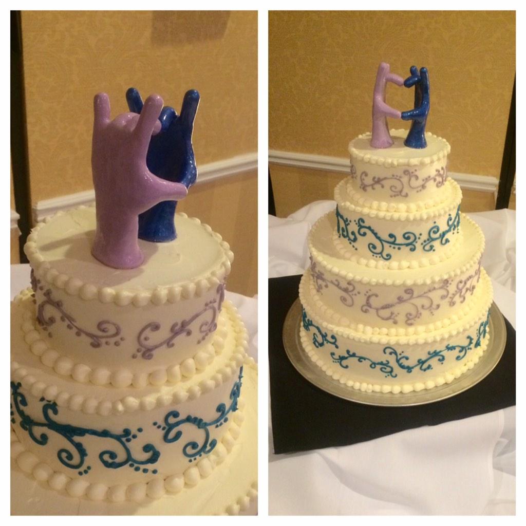 HWilliams120283's tweet photo. Isn't this such a beautiful cake?! #JeffRandee2014 http://t.co/LZN2bNOYv7