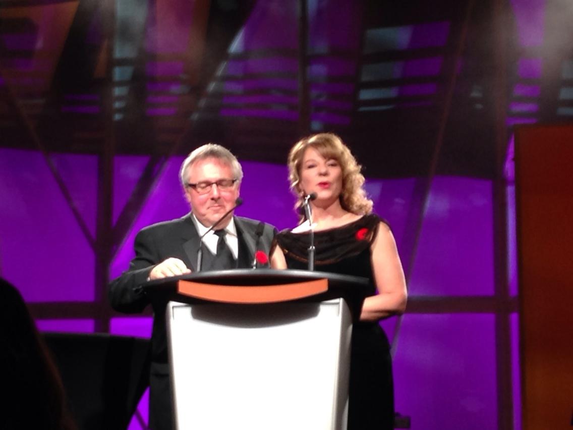 LizRigneyCTV's tweet photo. The wonderful @CindyDayCTV @CTVAnchor emcee @GreatBigDig raising money for @IWK Foundation http://t.co/WIHdJSK5aU