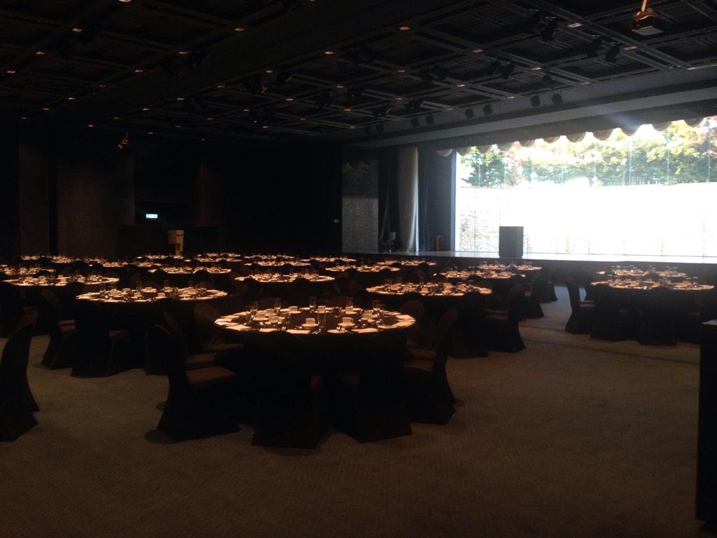 twt_ppmk's tweet photo. #SPECTRUM2014
[Teaser]
Dewan sedang dalam proses setting untuk Grand Annual Dinner malam ni http://t.co/gPfdeg8Q1l