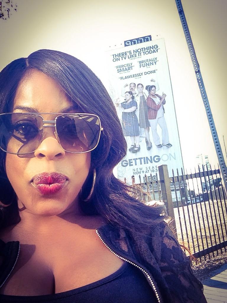 NiecyNash's tweet image. I crossed the street 2 take a pic &amp;amp; met @tyrabanks I "smized" I love u Tyra! ❤️@HBO #GettingOn #happyactor