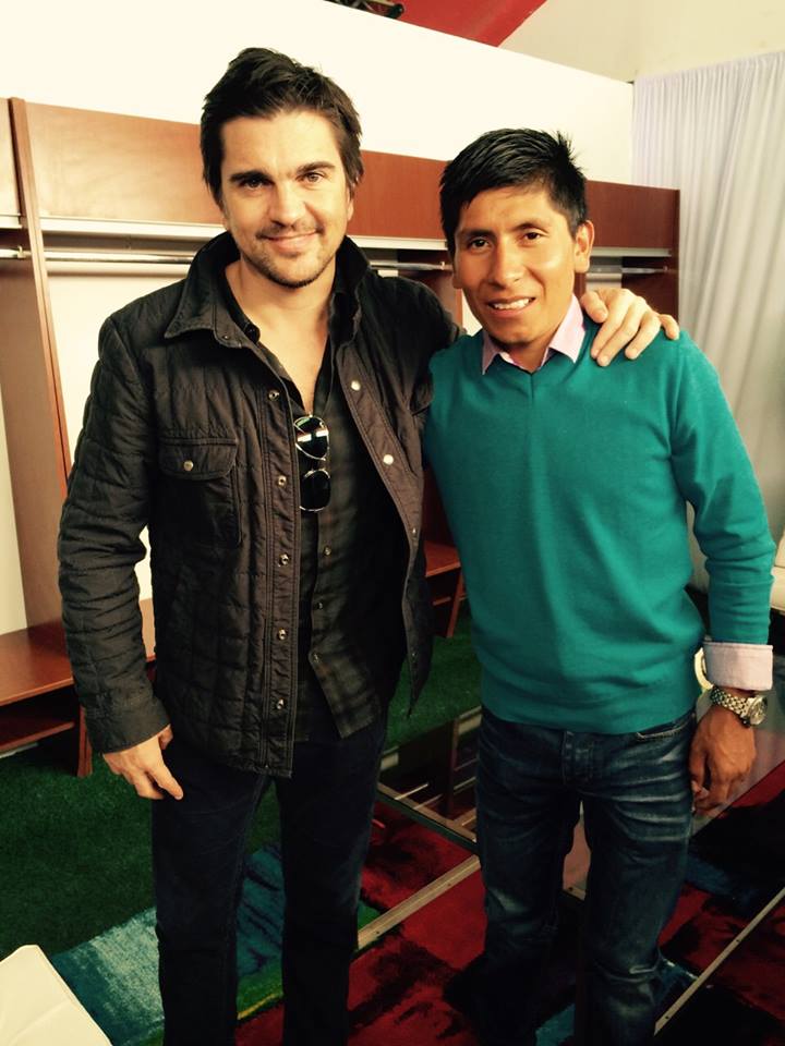 Williamc007's tweet photo. #COLOMBIA #OrgulloColombiano Nuestro Ciclista @NairoQuinCo y @juanes #FuerzaColombia @BiciGoga @mario_sabato #ESPN http://t.co/wsQTJ3MtNL