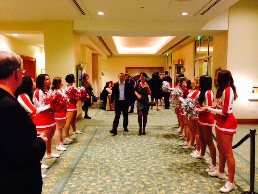 MS_NewEngland's tweet photo. This is how we greet guests #flavorsofnewengland #cheers! @mssociety http://t.co/iWDrF2LM12
