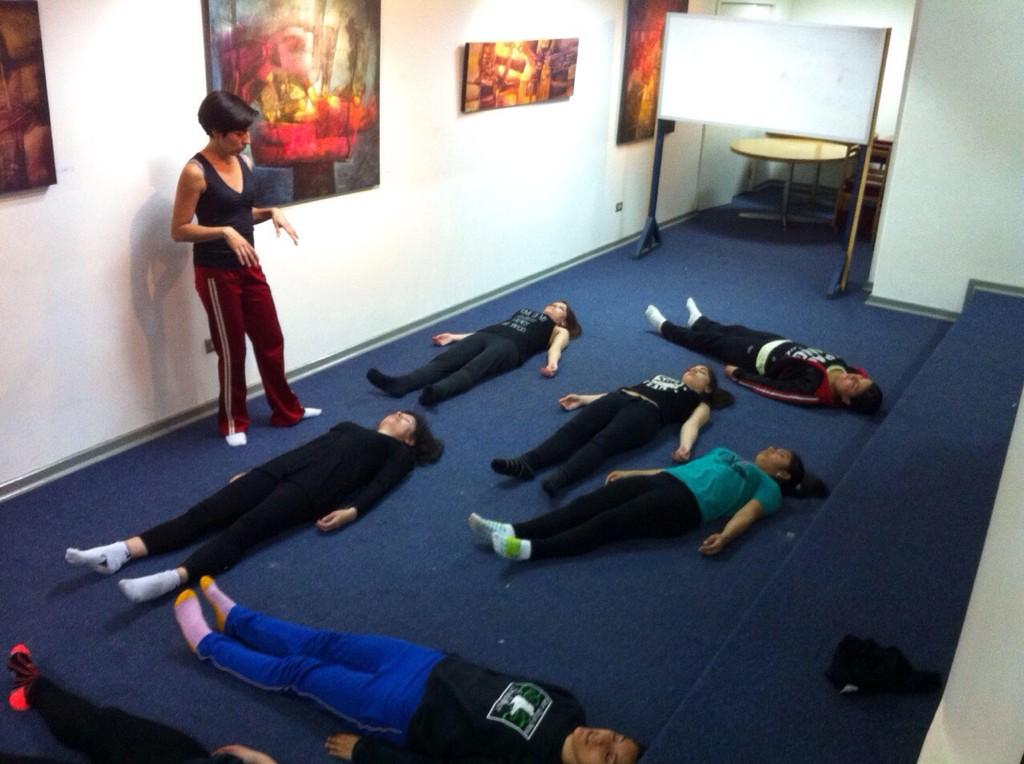 reddanza's tweet image. (Hoy) Paula Calderón, directora Colectivo Cuerpo Limite, realizo clase abierta en CCultural #Coronel @culturacoronel