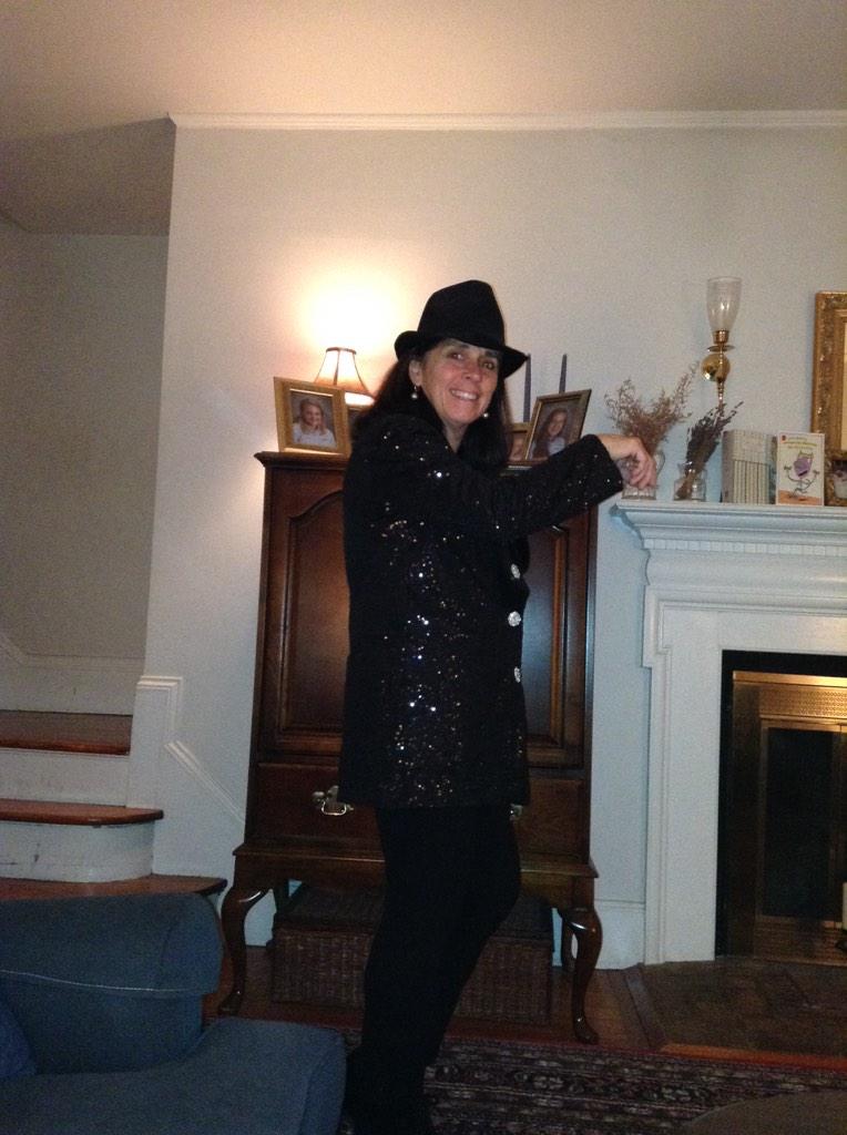 emma_catherinex's tweet photo. When you forget Halloween was last weekend #oops #MichaelJackson #thruller http://t.co/VmfIrQN98e