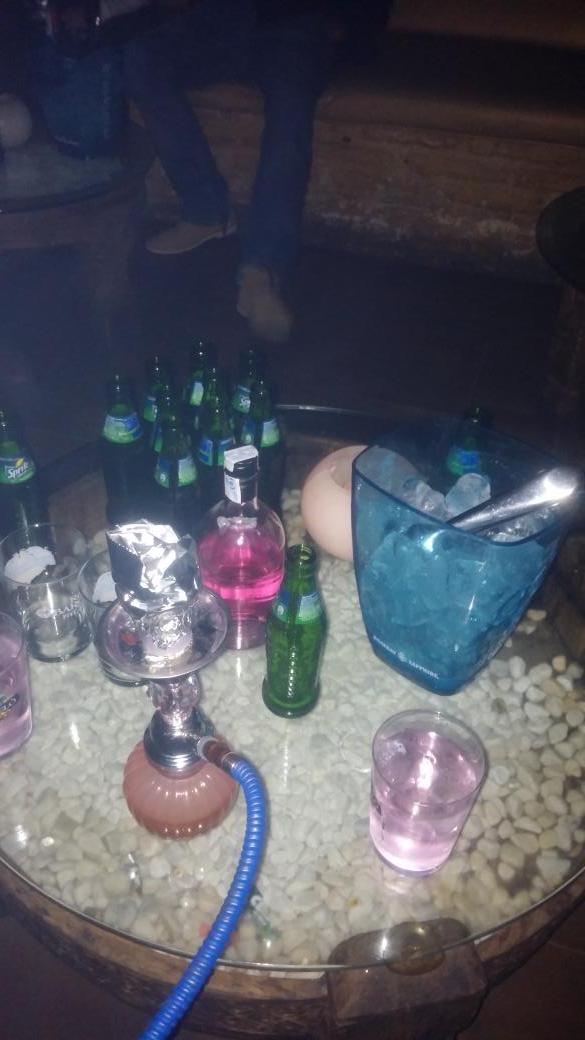 alexpascuale21's tweet photo. De reservado en bandalay con http://t.co/NLo2JlOCkF