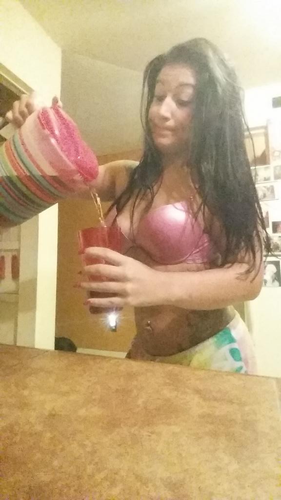 Bree_Velez's tweet photo. @StephanieTjada @RJay407 @EDDYBULLETZMP http://t.co/ODgmbdpH5b