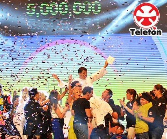 Perucom Espectáculos tweet media