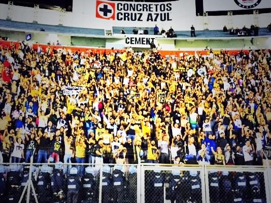 PumasMX's tweet photo. Gracias por estar en las buenas y en las malas. Somos por ustedes. #SoyDePumas http://t.co/ZGUa8MJBOT