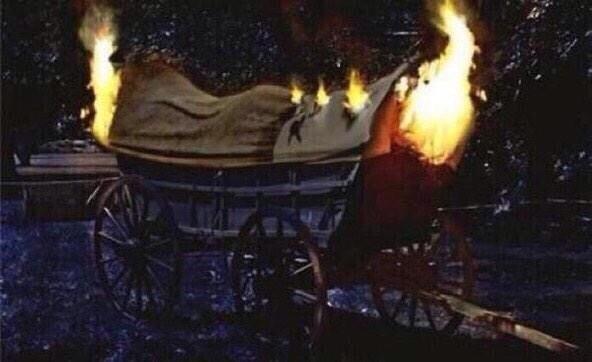 passmitheAUX's tweet photo. when u on the Oregon trail and they pass you the AUX cord http://t.co/DEoGWxKDZq