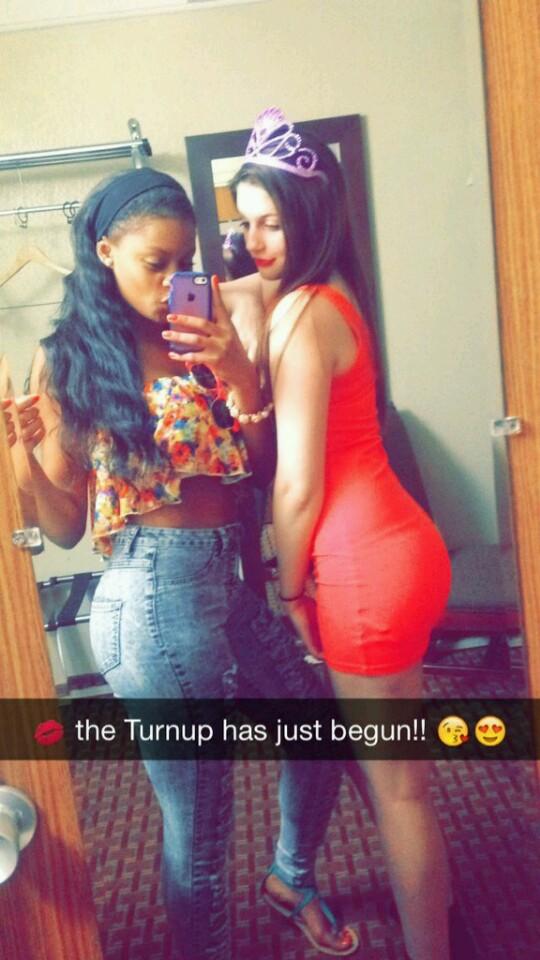Deja_Lindsey's tweet photo. When Bad Bishes Link Up! #LetGetsIt #ItsMyBishBirthdayy @lil_stoffel http://t.co/8UjiuQFWtd