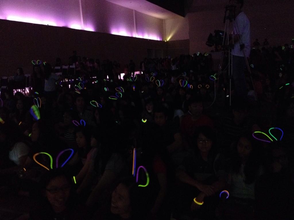 Glow everywheree!! :D :D lets get hype #AFTERGLOWSMAKGS #DONTSTOPTHELIGHT