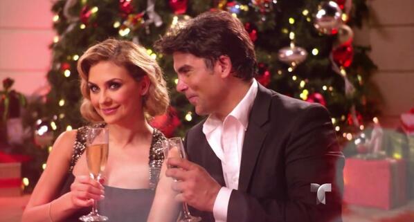 PilaArambula_'s tweet photo. “Eres eso que no es mío, pero que no quiero que sea de nadie más.” @jorgeluispila &amp; @aracelyarambula💕👫😍✨ http://t.co/wHP5NvJuDB