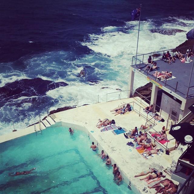 ankitv's tweet photo. #ViewForLunch @ Bondi Beach
@Australia http://t.co/OJsxtinhiL http://t.co/PPs3x8L3P8