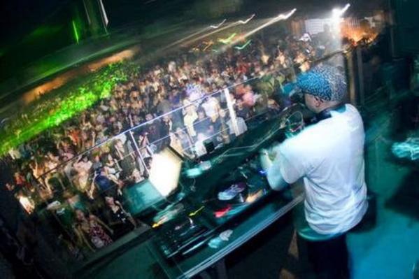 future10's tweet photo. Get your rave gear ready for #bengkelrevival 2014 Saturday November 1st 2014 at @pttheadgarage #gground http://t.co/nv6Dcq2nJq