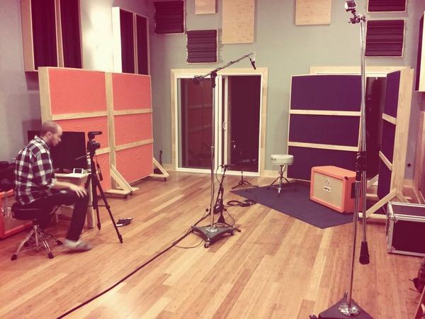 ColossalCable's tweet photo. So much fun today shooting new promo! http://t.co/4PI3Gwsfoi