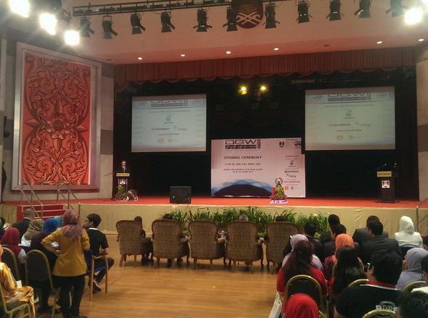 SPEUiTMSC's tweet photo. Opening ceremony of #OGW14! 🎉🎊🎆🎇 #speuitmsc http://t.co/qmLQz7PZ3U