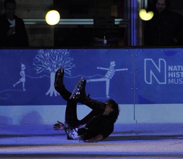 iHarryNavy's tweet photo. omg Harry 😂😂
#EMABiggestFans1D http://t.co/962odW3xqO