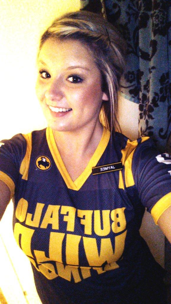 jaytyler_21's tweet photo. Officially a BWW girl! http://t.co/pFLi3CvKfF
