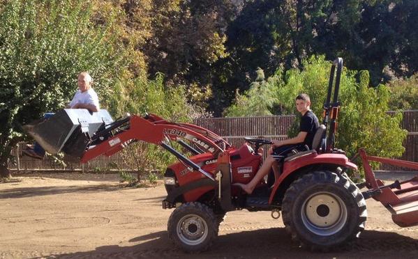 WingmanDoss's tweet photo. Trust the grandparents they say...  they will keep your children safe...  #lifeexperiences #copaycoming http://t.co/Xm9tR91Geo