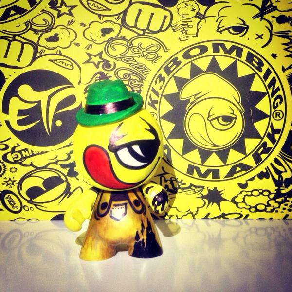 ki3bombing's tweet photo. @ki3bombing LaMArk   #TUMARKS LAMARK  #ETP-hip-hop  #MiniMunny  #VinylArtFigurek @ETPROPATRIA @HenryETP_ http://t.co/YCgTwQGMmV