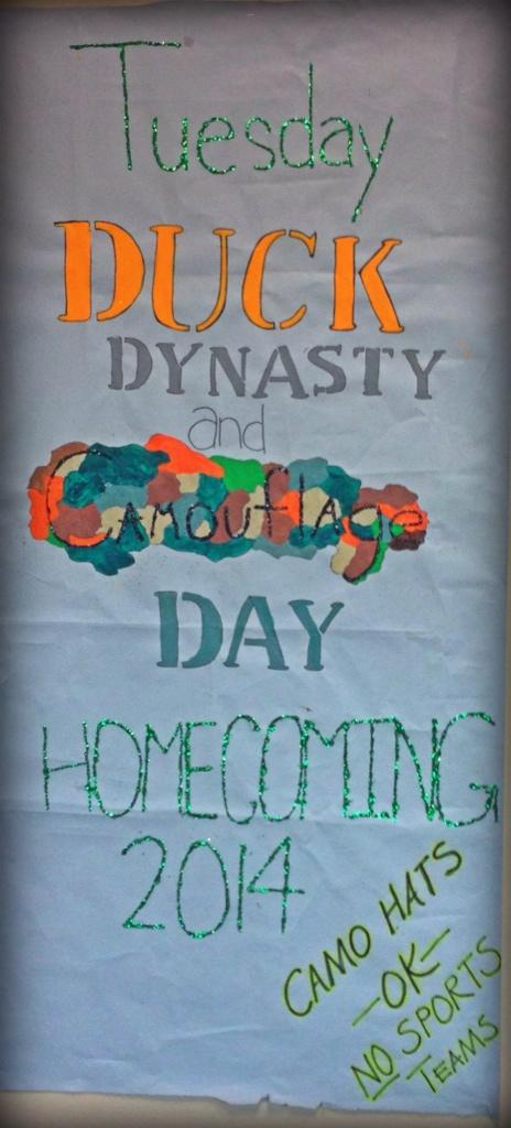 WahlukeHigh's tweet photo. Homecoming Tues = Duck Dynasty/Camo day &amp; VB Senior Parent Night #WahlukeStrong #IgniteTheNight http://t.co/3Cg1ozZKgl
