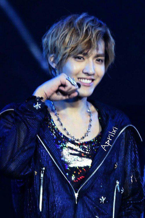 WYF_MyDaddy's tweet photo. 121028 #WuYiFan ย๊ากกกก!! พยังแปลงย่างง เหล่ามาติ๊เข้าฉิงย่างปะป๊าฉะแย้ววว ⚡💥🔥 #mini2fan http://t.co/oXhavlQ7AI