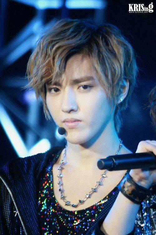 WYF_MyDaddy's tweet photo. 121028 มีคลยั๊กปะป๊ามั่กๆๆ ป๋มก���ะดีใตฮะ ขริป.ยิ้ม  😍😙😘😚👄💕 #WuYiFan #mini2fan http://t.co/rz0A2Q48SF
