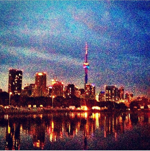 Nothing_4you's tweet photo. Midnight vibes http://t.co/mqYRGZHHKK