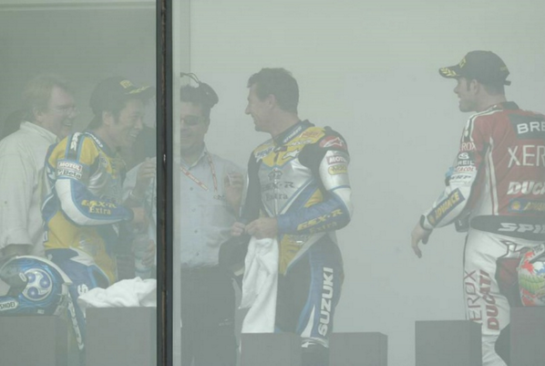 ducachef's tweet photo. Ricordi di Losail 2005
Kagayama, Corser, Batta and Laconi joke before Rostrum Qatar WSBK Race 1 http://t.co/581EZNDf1L